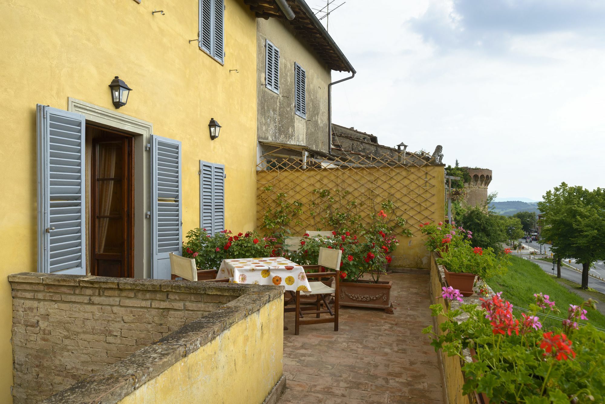 サン・ジミニャーノ B＆B パラッツォ アル トリオーネ 2 Bed & Breakfast エクステリア 写真